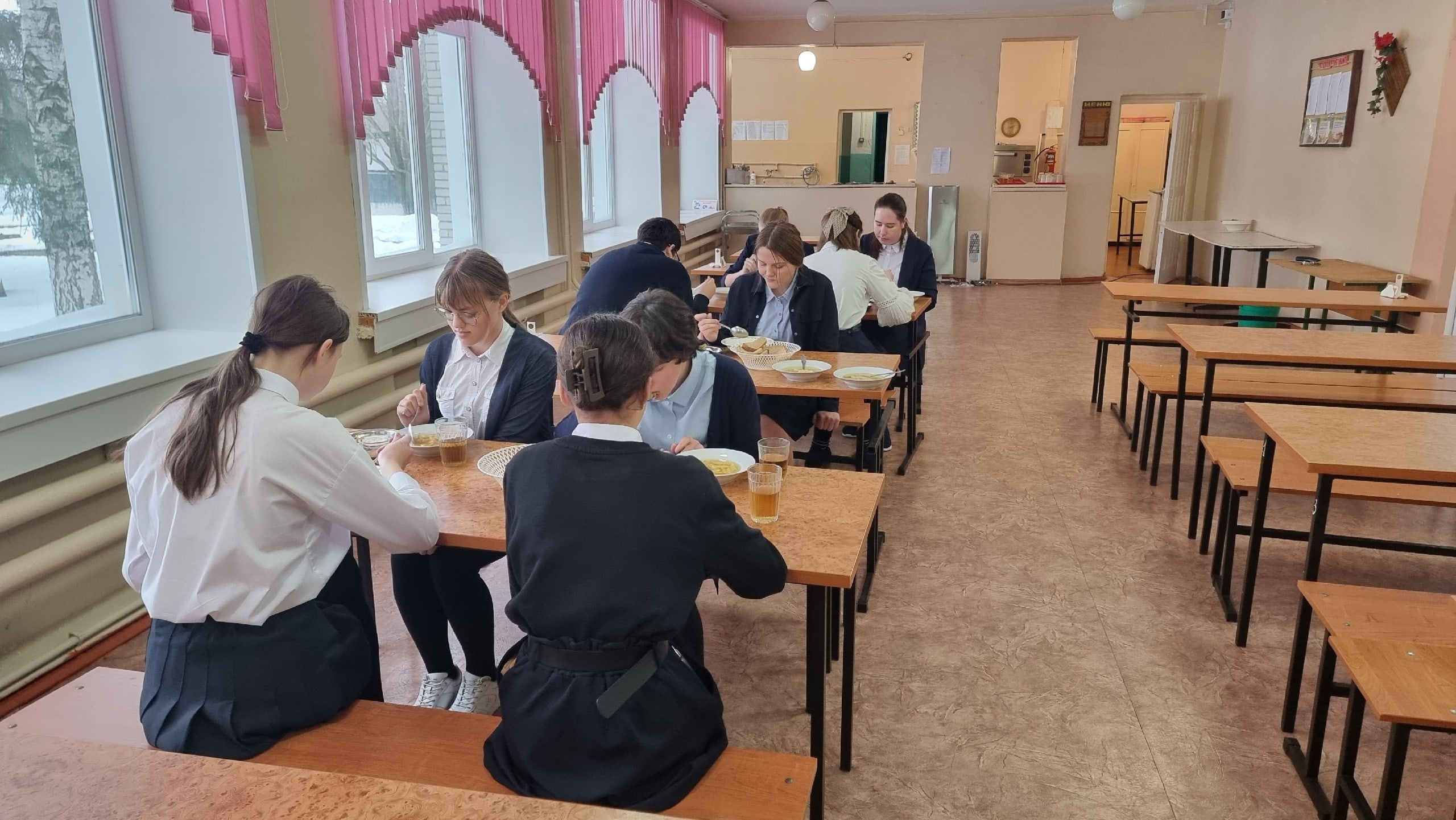 Изображения столовой.